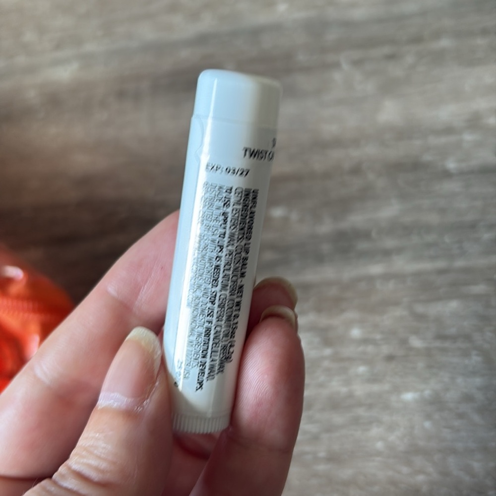 Dunkin Dounuts Fanny Pack and Lip Balm NWOT PRICE FIRM 💥 - Picture 8 of 8